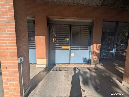 location place parking matabiau chalets