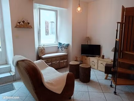 loue t3 : maison de ville : heches