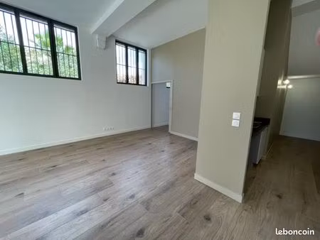 particulier loue local - r-d-c - 70m2 - capucins- etat neuf - prestations qualitatives