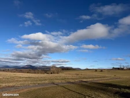 terrain constructible 1000 m² – vue imprenable puy-de-dôme – vernines (63)