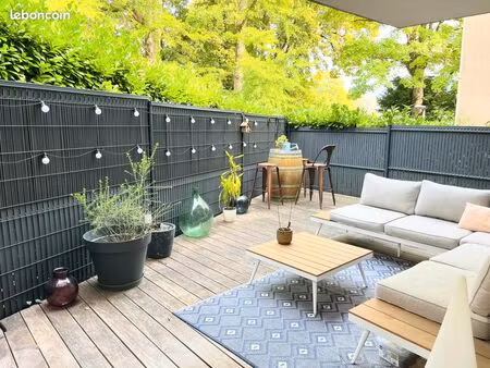 à louer – charmant t2 avec grande terrasse au sein d’une résidence sécurisée