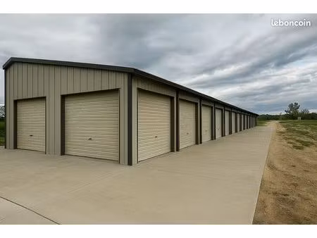 garage / box / entrepôt / local de stockage / garde-meuble / local professionnel – 360 m²
