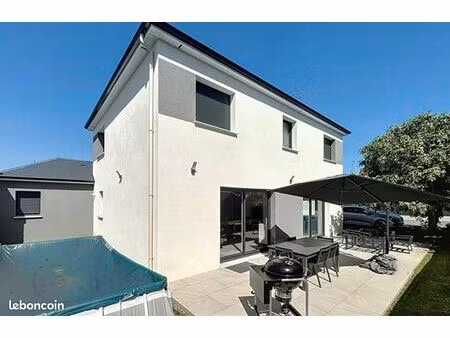 maison individuelle 7 pièces 156 m2 et garage indépendant 44 m2