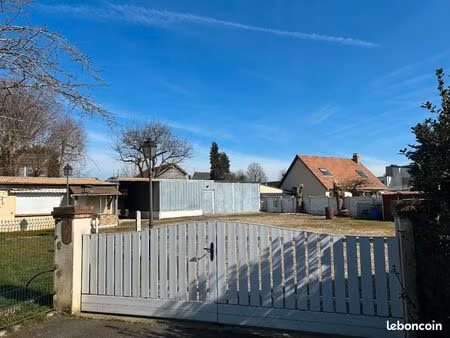 terrain 1050 m² + maison centre ville saint-pierre