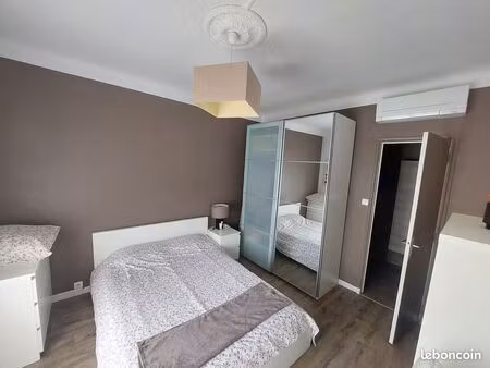 t3 meublé et climatisé de 63 m2 entre la gare routière et la rotonde