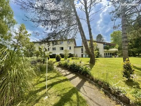 immeuble 30 pièces 900 m²