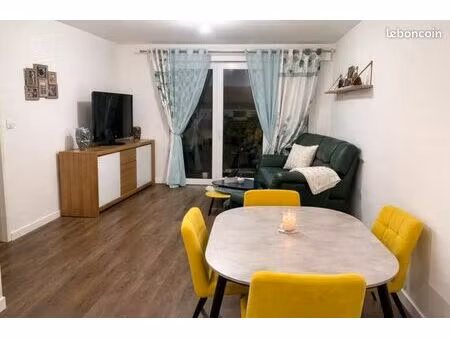 à louer – f2 meublé 49 m² avec grande terrasse et 2 parkings – centre bois-guillaume