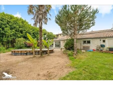 maison 7 pièces 214 m²