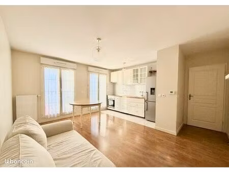 appartement t3 avec balcon – 2 parkings – cave