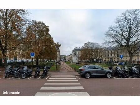 parking/box 1 pièce 15 m²