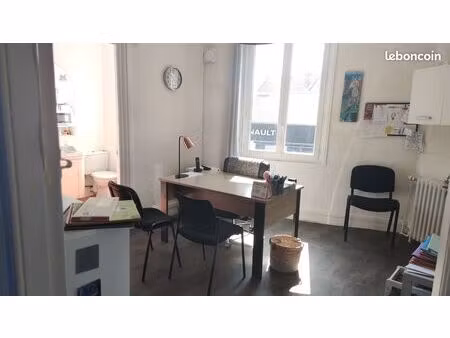 bureau avec arrière-bureau  à louer  temps partiel ou complet  bihorel village