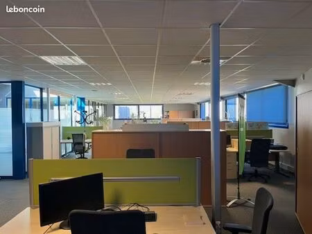 bureaux 1 250 m²