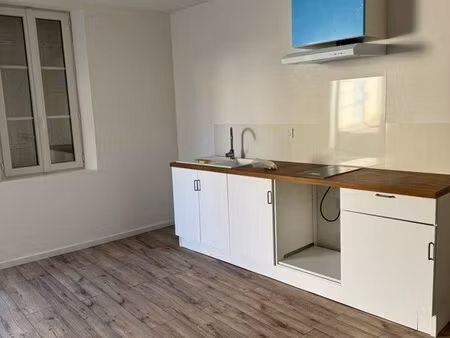 joli appartement à guitres