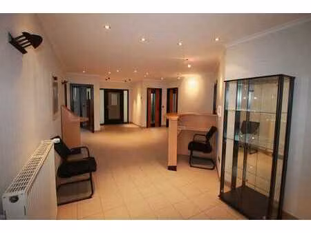 bureaux dans un emplacement central à recht