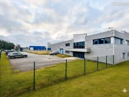 local d'activité 1 470 m²