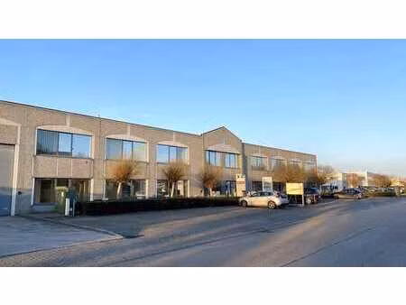 bureau prêt à l'emploi à louer dans la rue brandstraat à lo