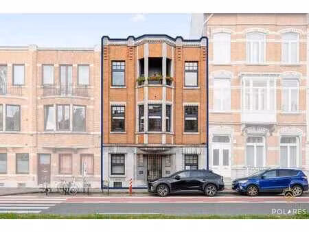 élégante maison de maître art-déco au cœur de louvain.