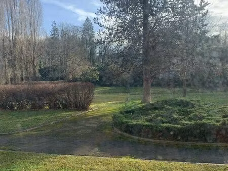 studio rdc cave parking gardien 775 cc eau chauffage compris