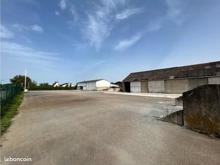 local commercial 800 m² buchy