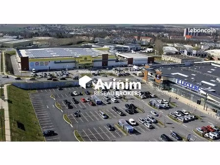 local commercial 895 m² mareuil-lès-meaux