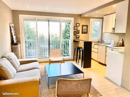 canclaux : t2 lumineux  calme  balcon sur jardin