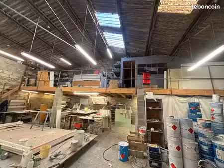 local industriel 438 m²