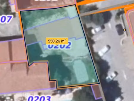 terrain viabilisé de 545 m2 avec piscine sur vergeze