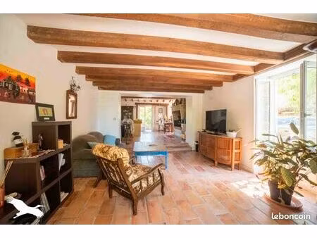 maison 8 pièces 251 m²