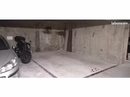 large place de parking issy les moulineaux