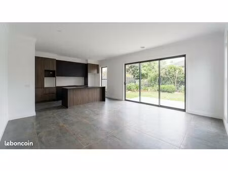 location : pavillon neuf 85 m² – 3 chambres – garage – jardin – proche fontenay-le-comte