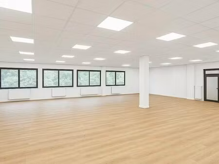 bureaux 300 m²