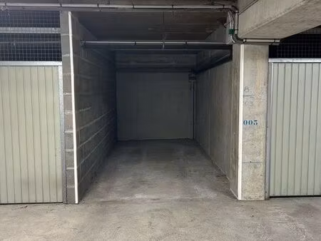 place de parking en sous-sol quartier saint donatien