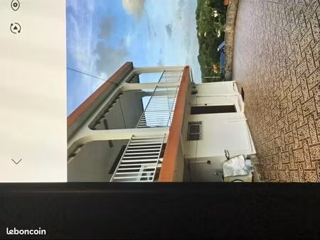 spacieux studio meublé