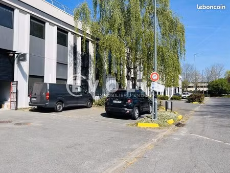 local d'activité 238 m²
