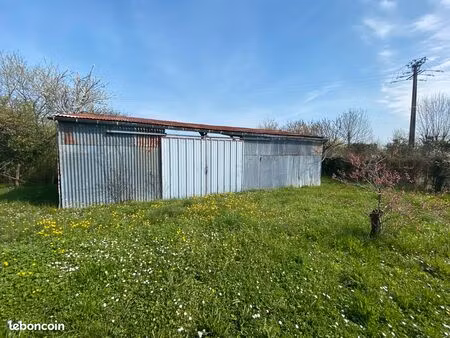 terrain avec hangar 50m2 a benet