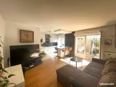 appartement 3 pièces avec une belle terrasse