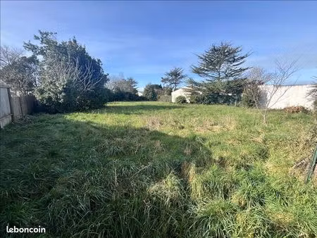 terrain 971 m² la bree les bains