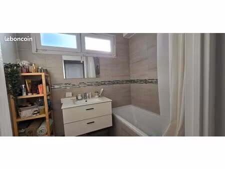 à louer f3 58 m² centre ville du plessis-trévise en bon état avec cave et parking