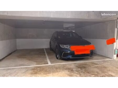 place parking sous sol residence pmr