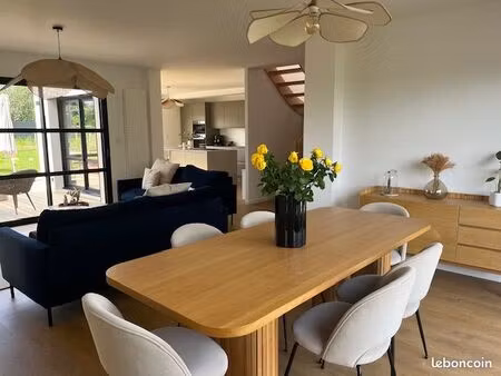 contemporaine belle prestation sans vis à vis de 160m