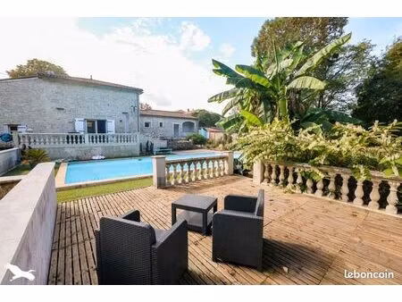 maison 6 pièces 230 m²