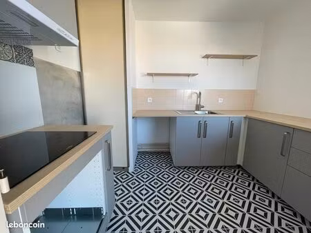 superbe t2 avec balcon et parking – esplanade compans-caffarelli  toulouse