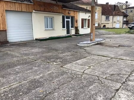 a louer local commercial à st cyprien