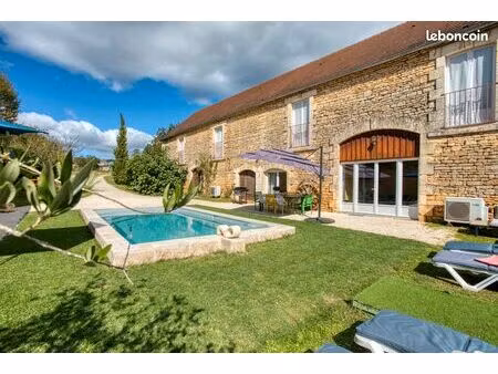 propriétés composées de deux périgourdines 11 pièces environ 500m2 habitables