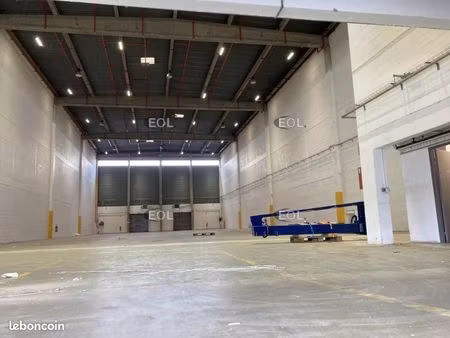 local industriel 10 389 m²