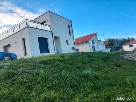 maison toit terrasse à étage
