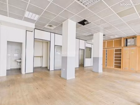 bureau 122 m²
