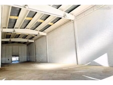 local bureaux et entrepôt 630m2 rénové