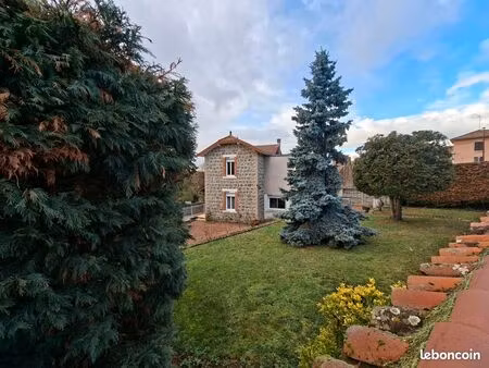 maison de village 8 pièces 130 m²