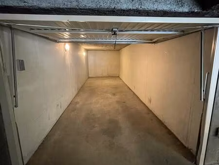 garage double - gratte ciel